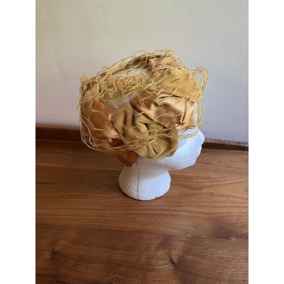 1950s Vintage Golden Yellow Velvet & Satin Pillbox Frame Hat With Geometric Net